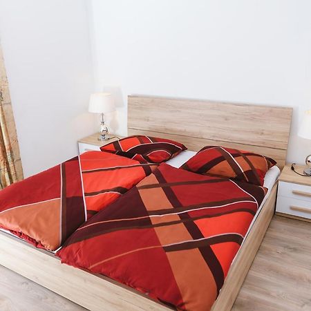 Apartma Nika Hrvatini Buitenkant foto